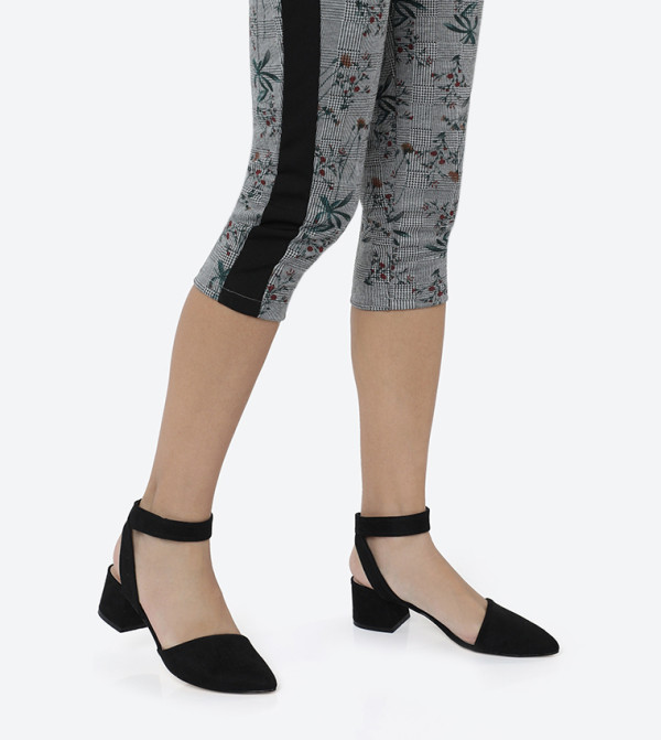 ankle covering shoes