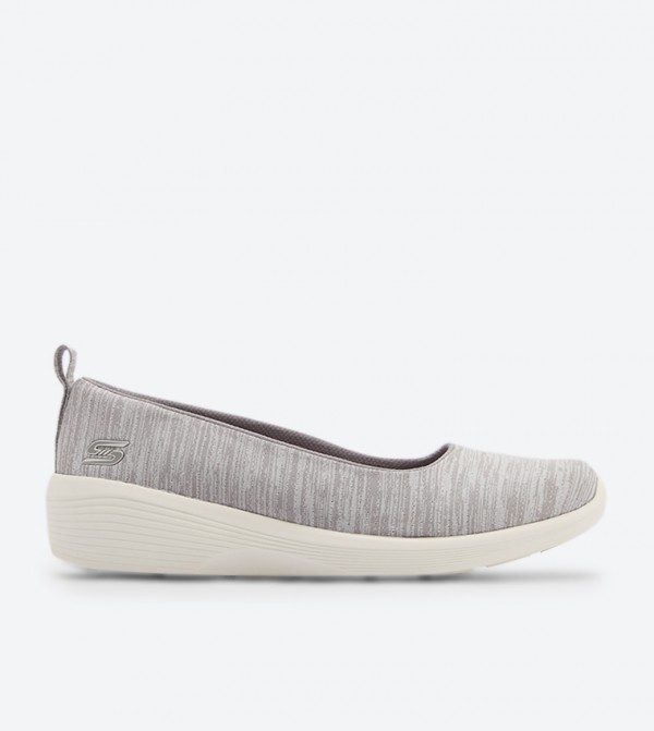 23752 skechers