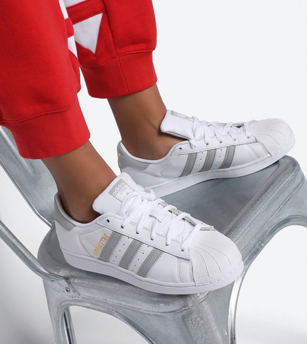 Superstar Lace-Up Sneakers - White B42002