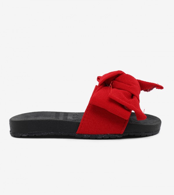 girls red flip flops