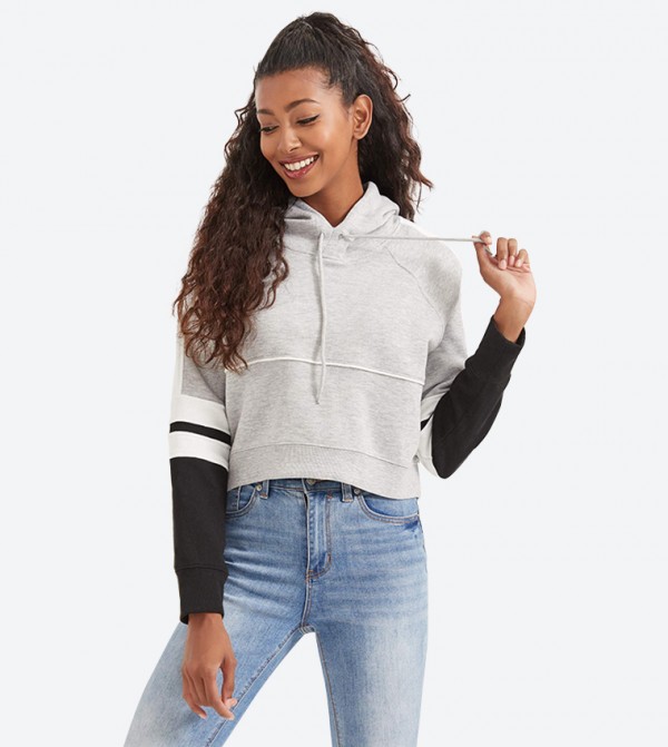 semi cropped hoodie