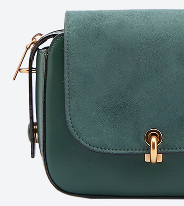 grommet detail strap bag