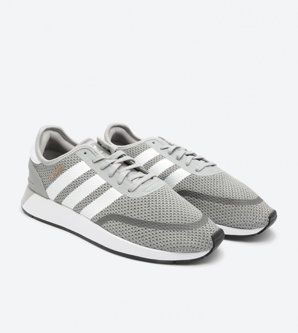cq2334 adidas