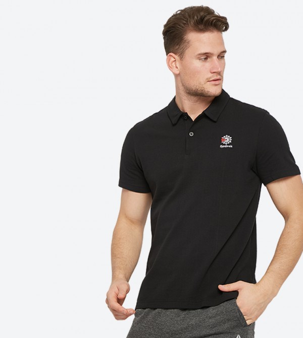 black collared polo shirt