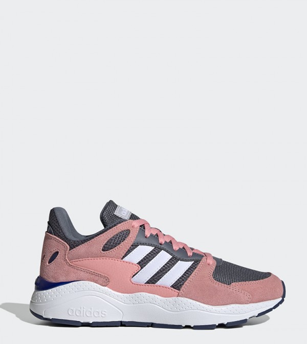 round toe running shoes