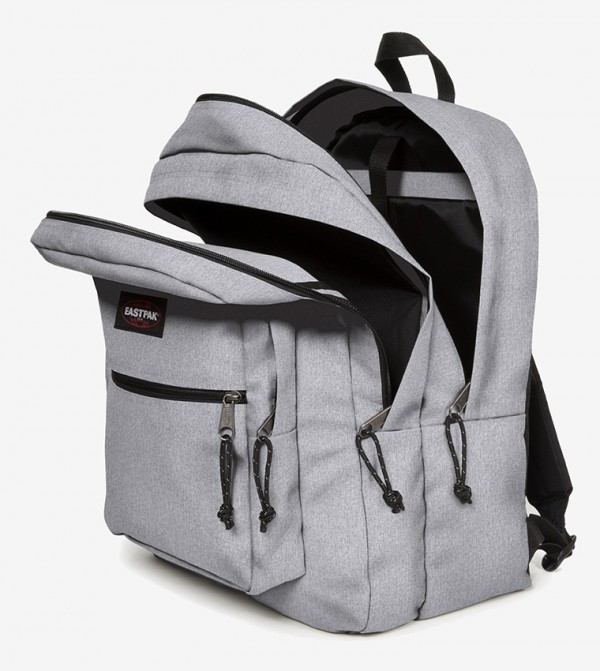 eastpak pinnacle l