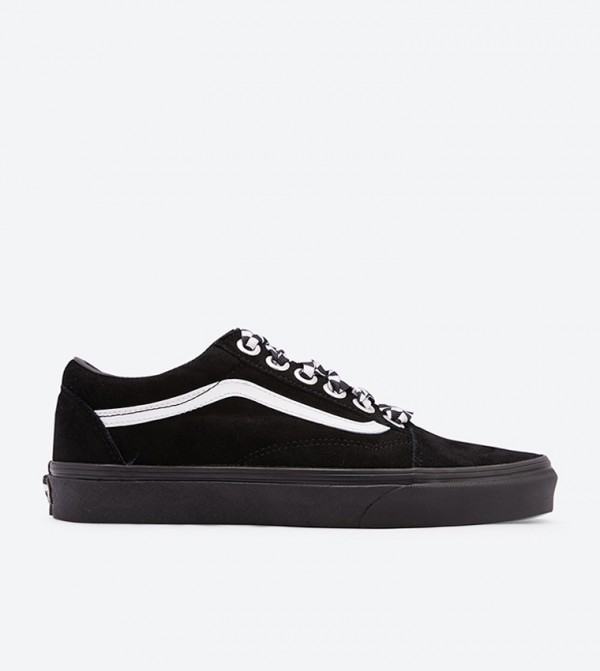 check lace up vans