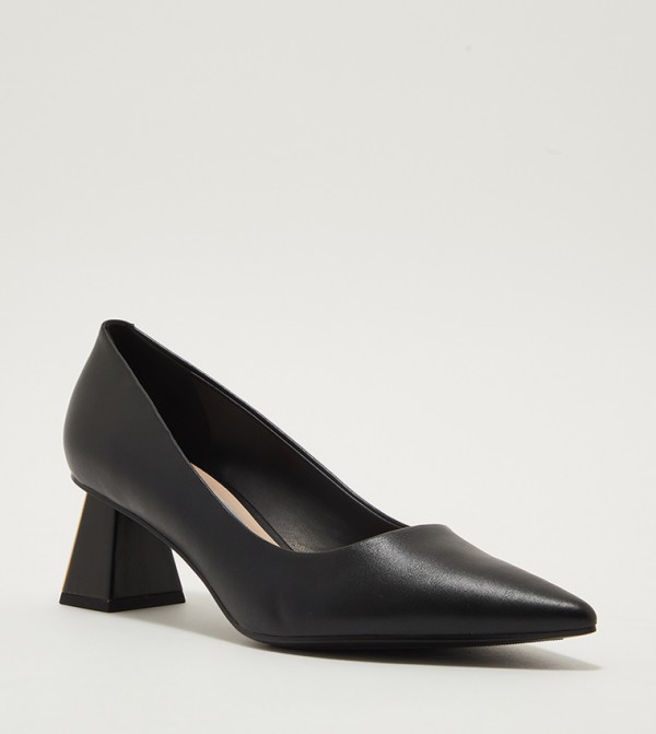 Buy Charles & Keith Trapeze Kitten Heel Pumps In Black 6thStreet Qatar