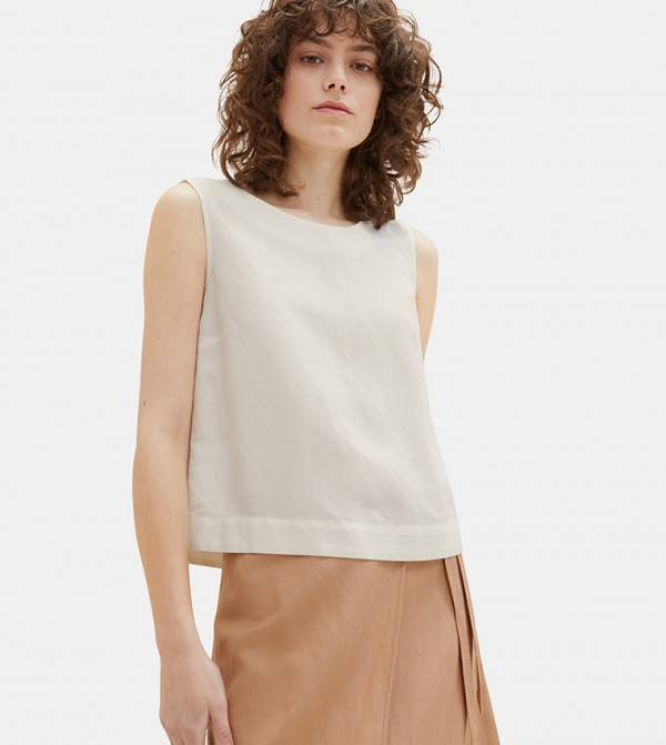 Solid Sleeveless Top