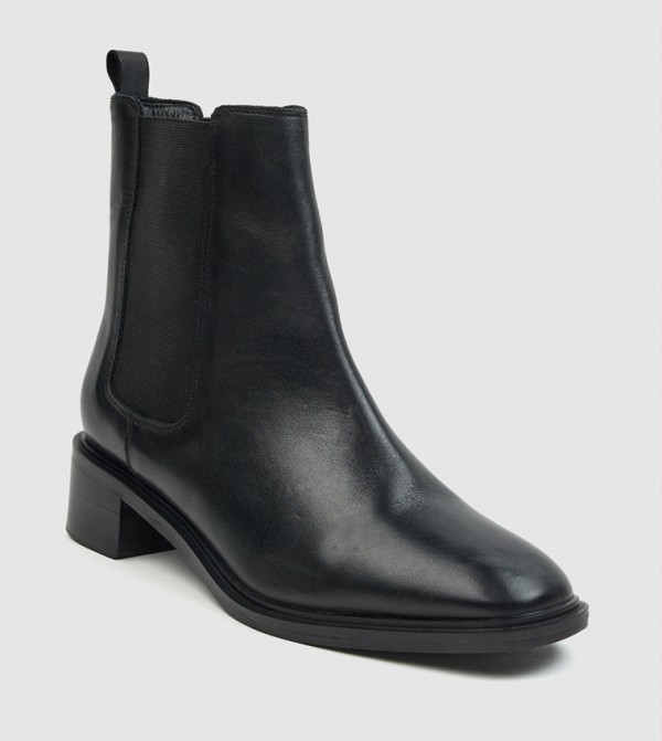 Low Heel Chelsea Boots
