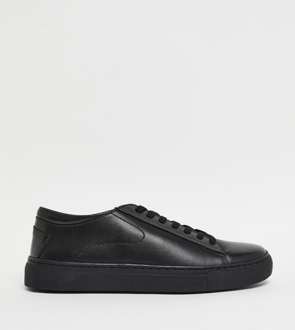 STOCK Solid Lace-Up Shoes