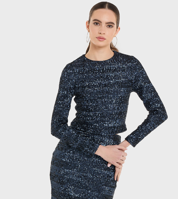 توب قصير بكمين طويلين مزين بالترتر