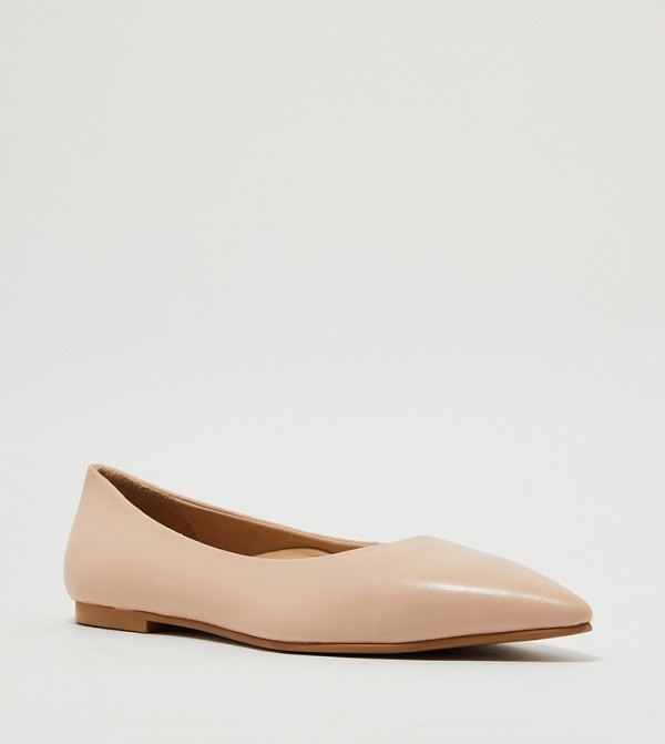 Buy Hush Puppies BOWEN Pointed Toe Ballerinas In Peach | 6thStreet UAE