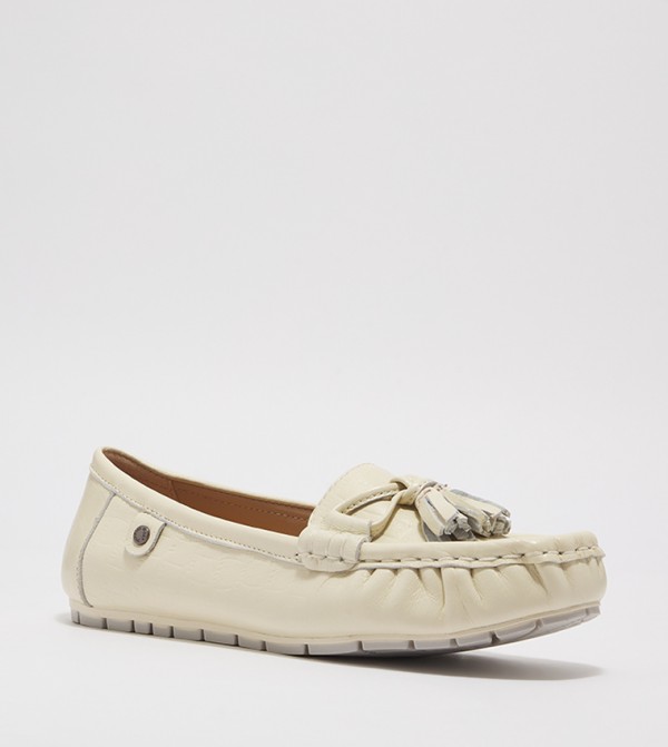 Buy Hush Puppies Bow Detail Leather Moccasins In Beige | 6thStreet UAE
