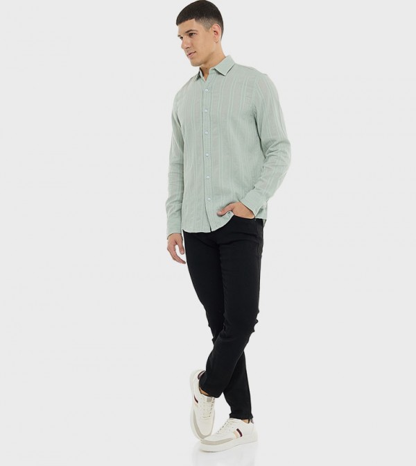 Solid Skinny Fit Jeans with Button Closure