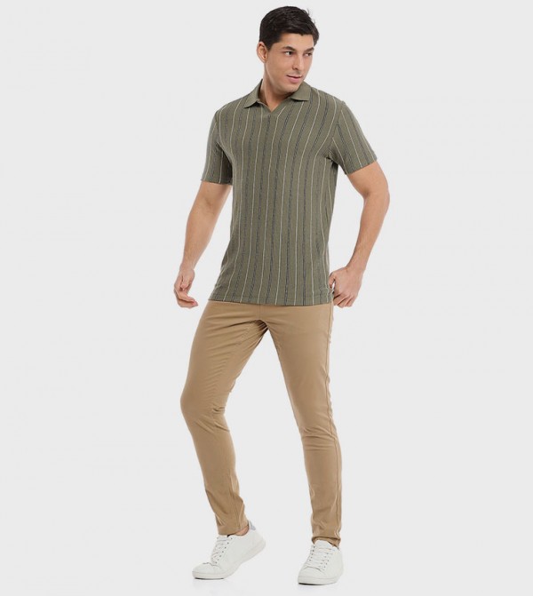 Solid Slim Fit Trousers with Button Closure