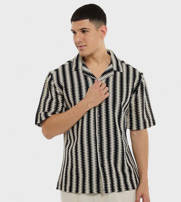 Patterned Shirt with Revere Collar and Short Sleeves