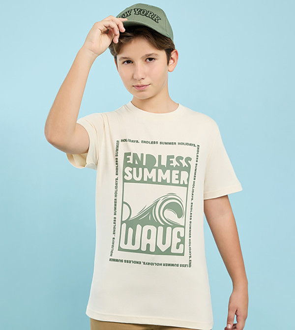 تيشيرت كم قصير بقبة مستديرة وطبعة