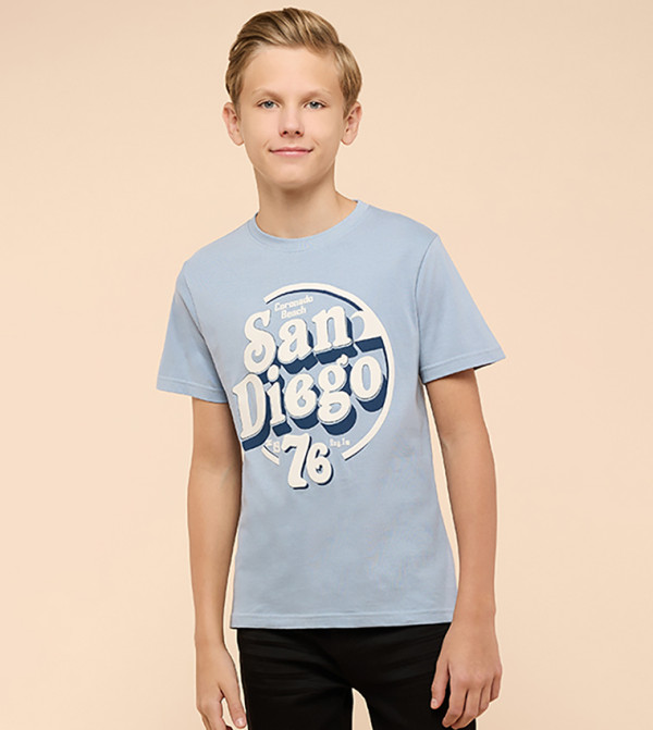 تيشيرت كم قصير بقبة مستديرة وطبعة