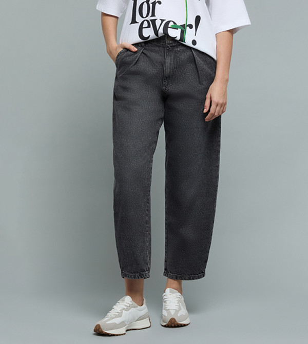 Faded Barrel Fit Jeans with Button Closure