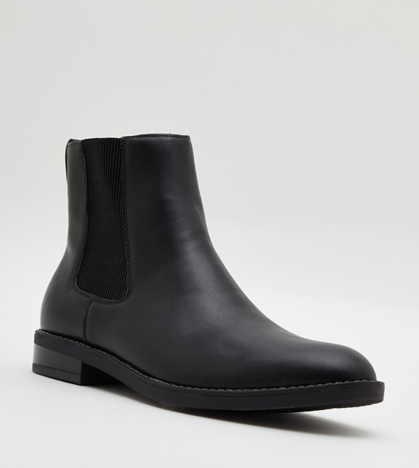 Buy Call It Spring DRAKE Slip On Chelsea Boots In Black | 6thStreet UAE