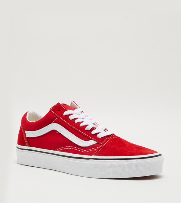 UA Old Skool Low Top Sneakers