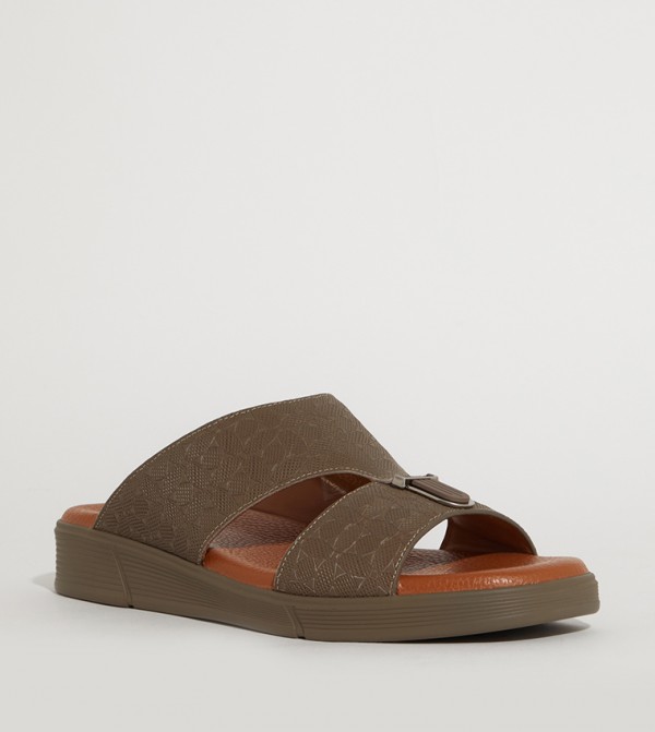 YUSIF Textured Arabic Sandals