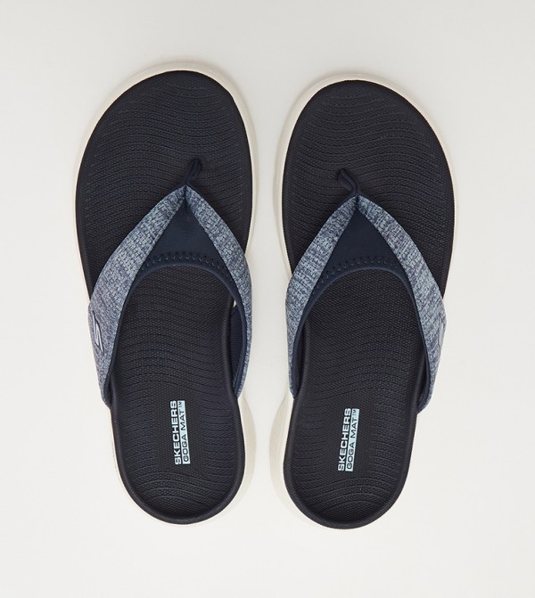 Skechers go flex 2025 goga mat flip flops