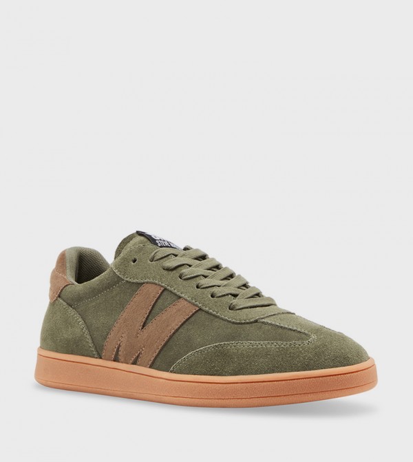 CAELUM Lace-Up Low Top Sneakers