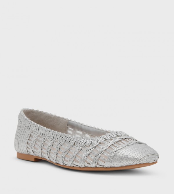 WARM-UP Textured Round Toe Ballerinas