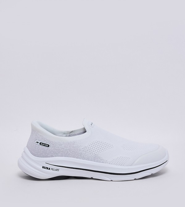 GO WALK 8 Slip-On Shoes