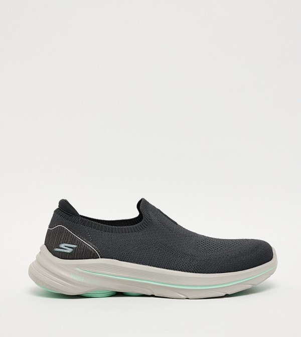 GO WALK 8 Slip-On Shoes