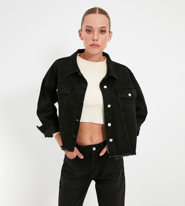 Buy Trendyol Hem Tasseled Crop Denim Jacket In Black 6thStreet Qatar