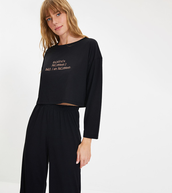 Buy Trendyol Basic Printed Night Suit In Black | 6thStreet Qatar