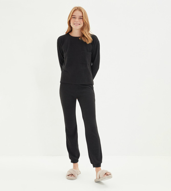 Buy Trendyol Basic Night Suit In Black | 6thStreet Qatar