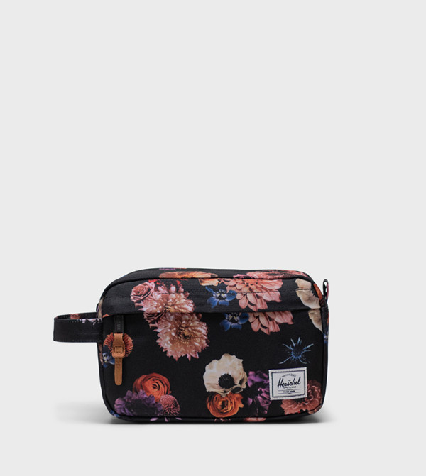 مجموعة سفر بطبعة