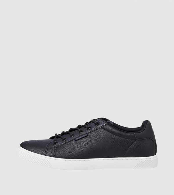 Casual Lace-up Sneaker