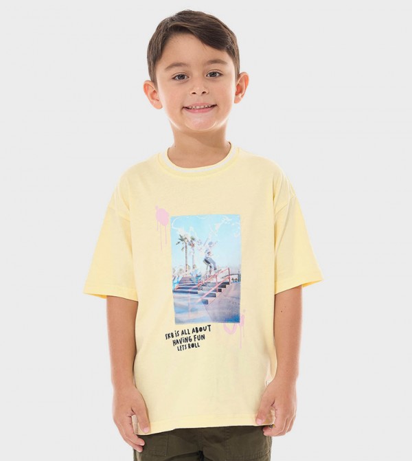Graphic Print T-Shirt with Crew Neck and Short Sleeves