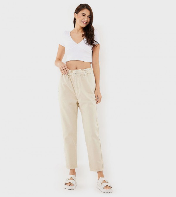 Solid Slouchy Jeans with Button Closure