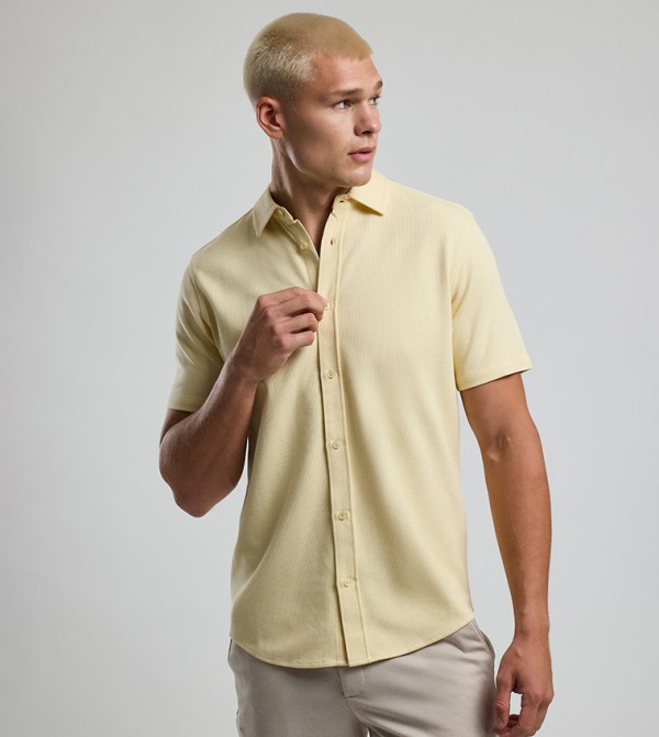 Solid Shirt with Classic Collar and Short Sleeves
