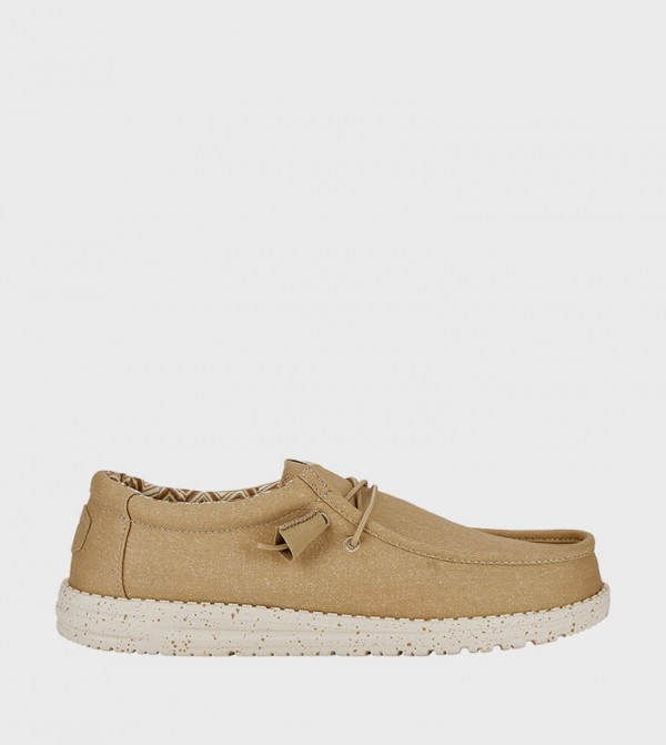 Wally Stretch Logo Badge Canvas Shoes