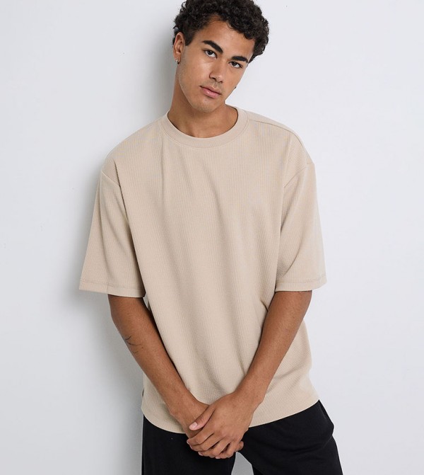 Textured T-Shirt with Crew Neck and Short Sleeves