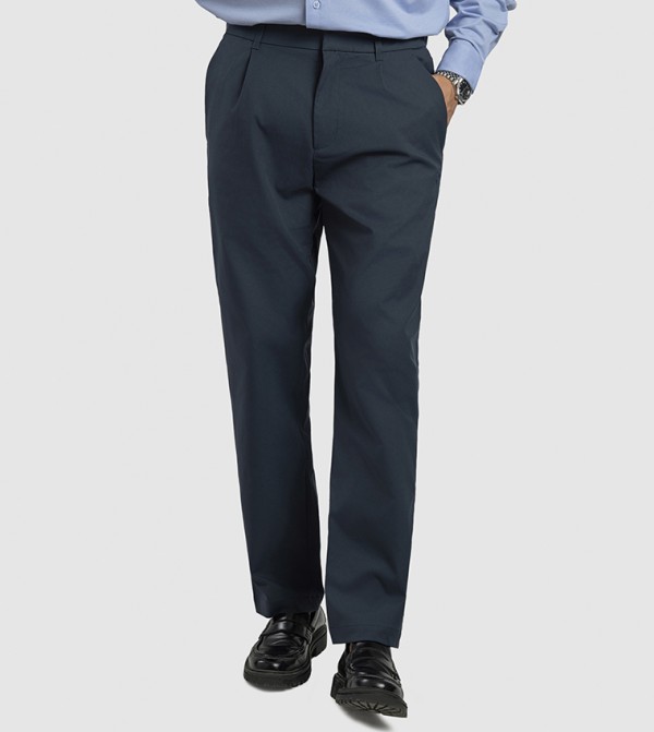 KAYDEN Solid Tech Pleated Pants