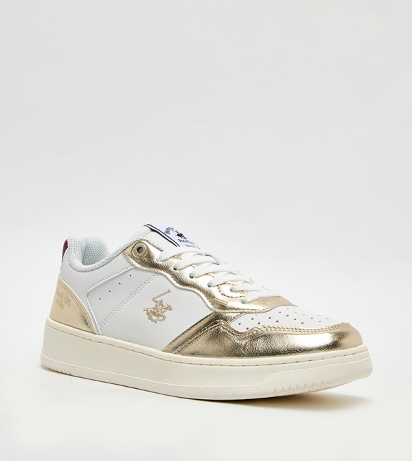 حذاء رياضي برباط وألوان متناسقة  