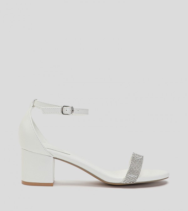 صندل بكعب مزخرف