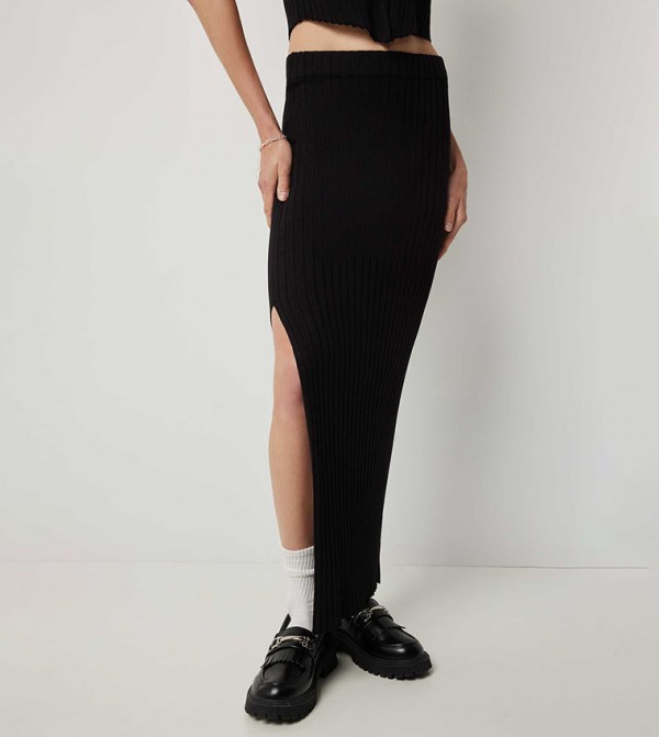 Knitted Maxi Skirt with Slit