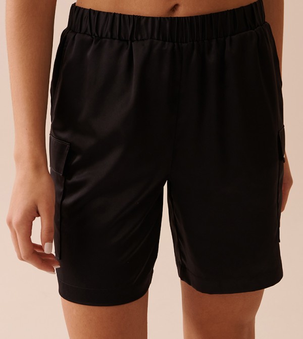 شورت بيجامة ساتان كارغو