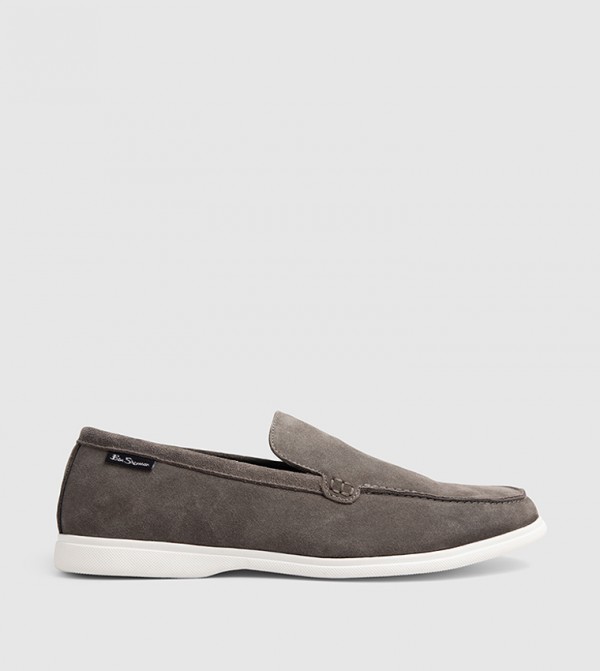 AMARILLO Solid Suede Loafers
