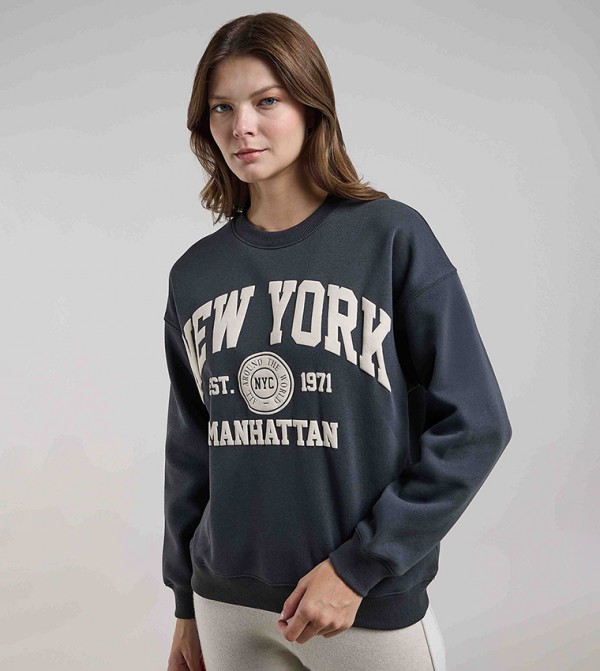 Typography Print Sweatshirt with Crew Neck and Long Sleeves