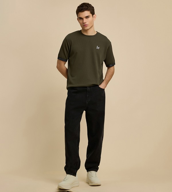 Solid Relaxed Fit Jeans with Button Closure
